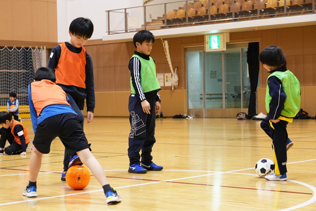 キッズサッカー(5歳児~小学1年生)(小学2~4年生)